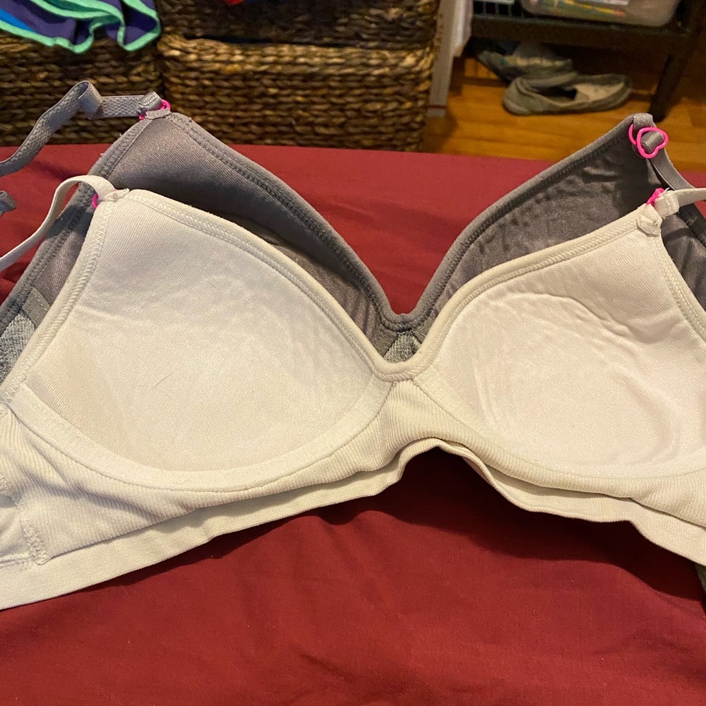 2 Pink Victoria’s Secret bras